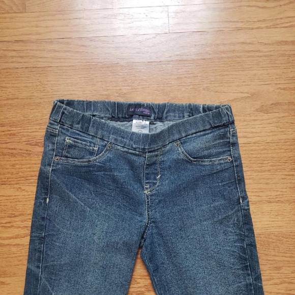 Levi Jean's - Picture 2 of 4